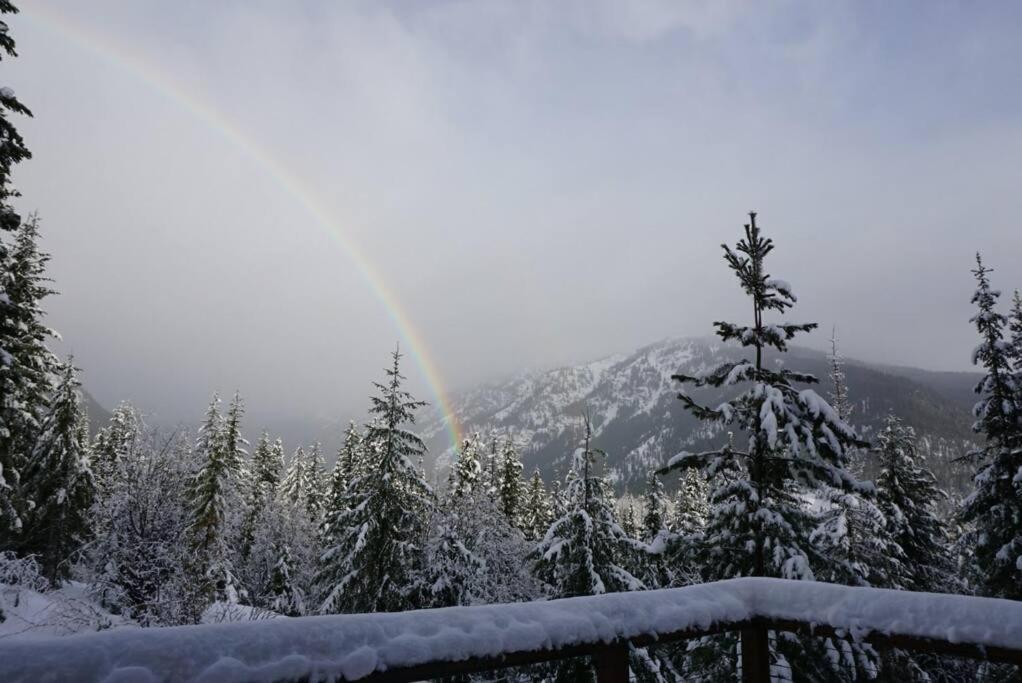Hot Tub Cool Views: Roaring Creek * Leavenworth