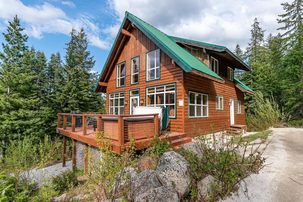 Hot Tub Cool Views: Roaring Creek *